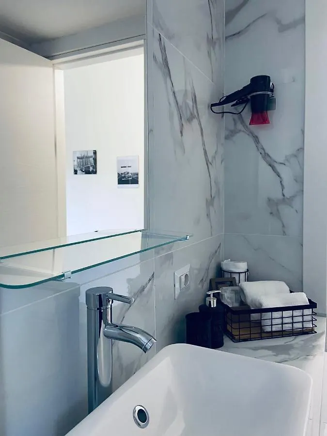 Luxury House Dergano Apartment Milan 0*,  Italy